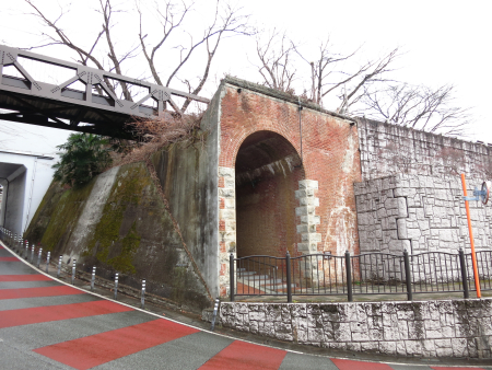 83旧大日影鉄道隧道・旧深澤鉄道隧道及び周辺の隧道遺構　歩道隧道